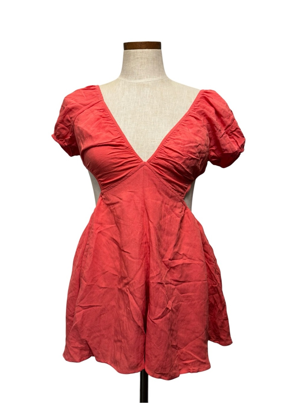 Sky to Moon Coral V-Neck Short Sleeve Romper Size M